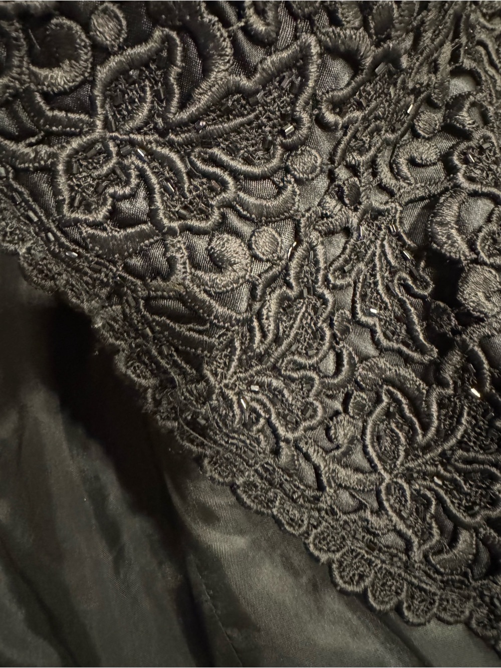Carmen Marc Valvo Embellished Beaded Top - Picture 7 of 12